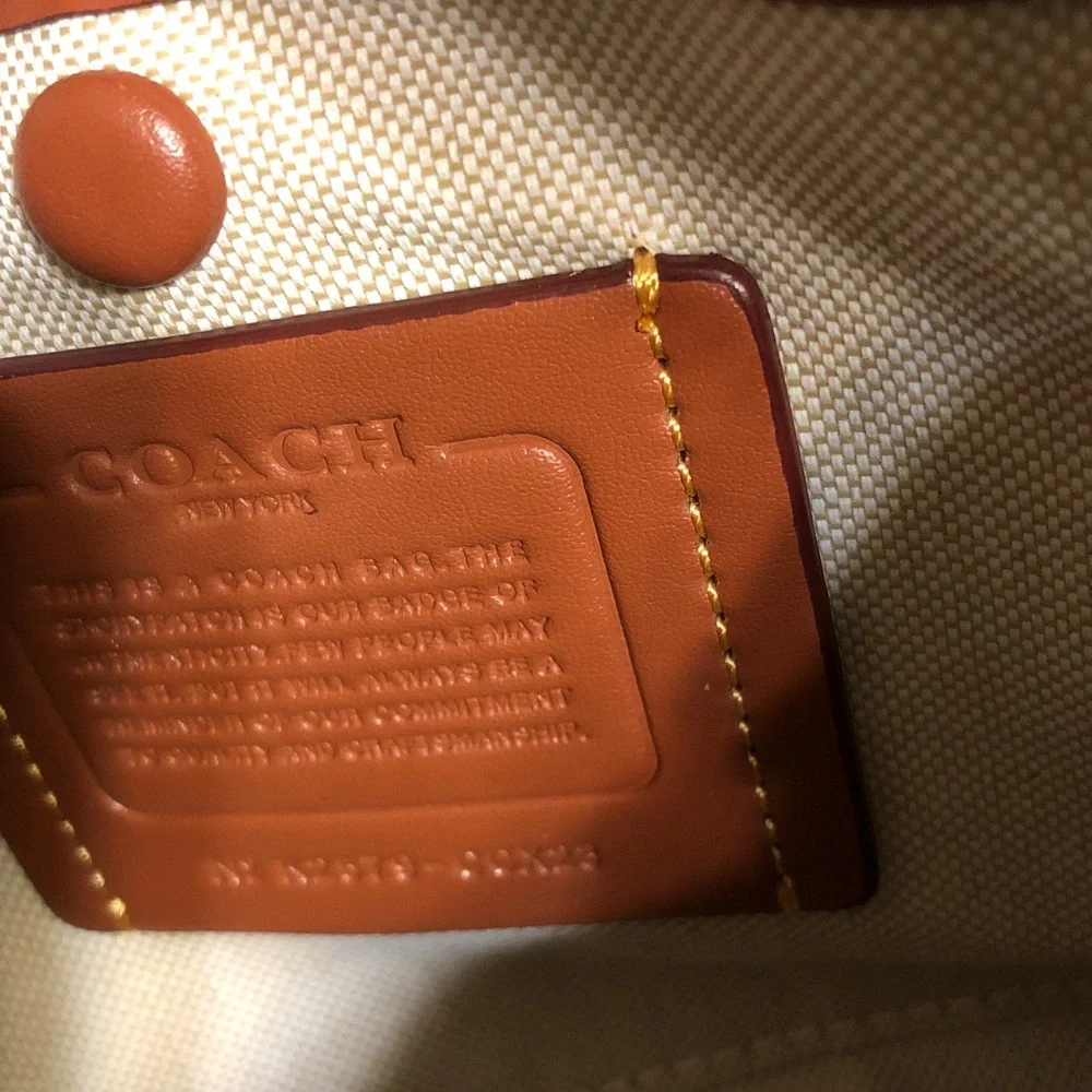 Brown Leather Purse knock-off brand with Gold Hardware